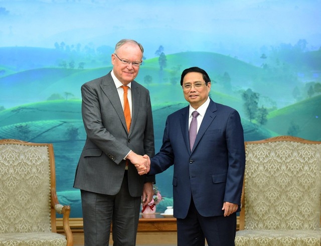 PM pledges conducive business climate for German firms in Vietnam